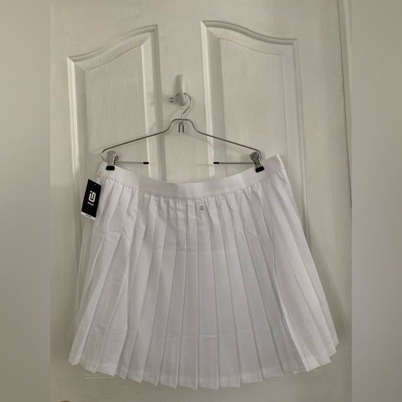 IDEALOGY Dresses & Skirts - WOMENS IDEALOGY Elegant White Pleated Skirt